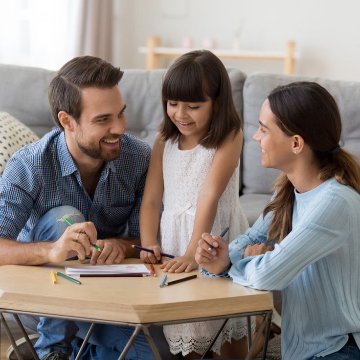 Child talking with parent at home – speech therapy support for stuttering in Indian children